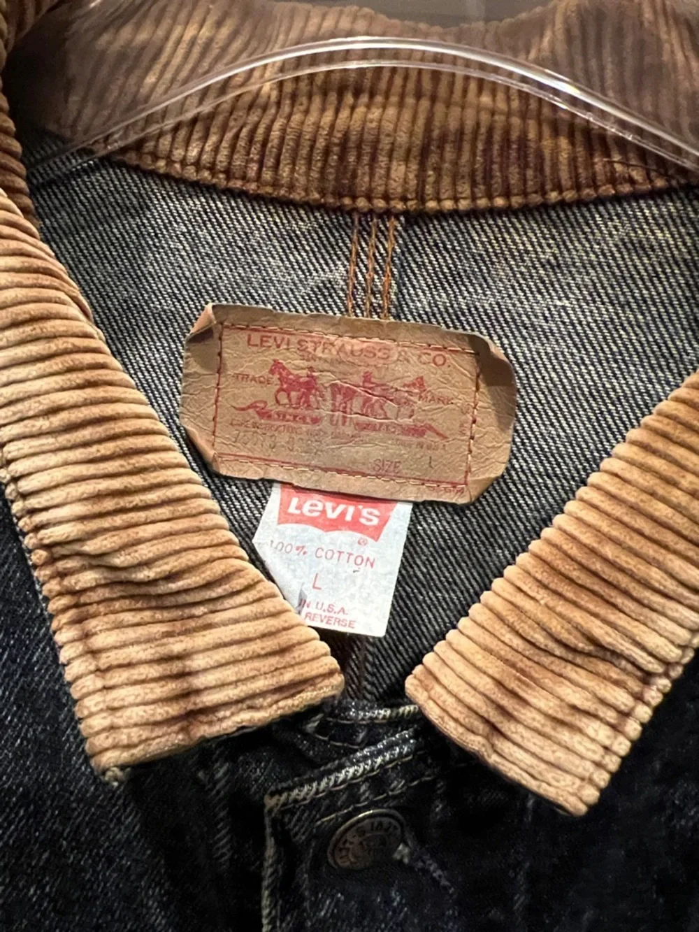 Levi's denim Washed Denim Jacket with Tan Corduroy Collar - Picture 2 of 3